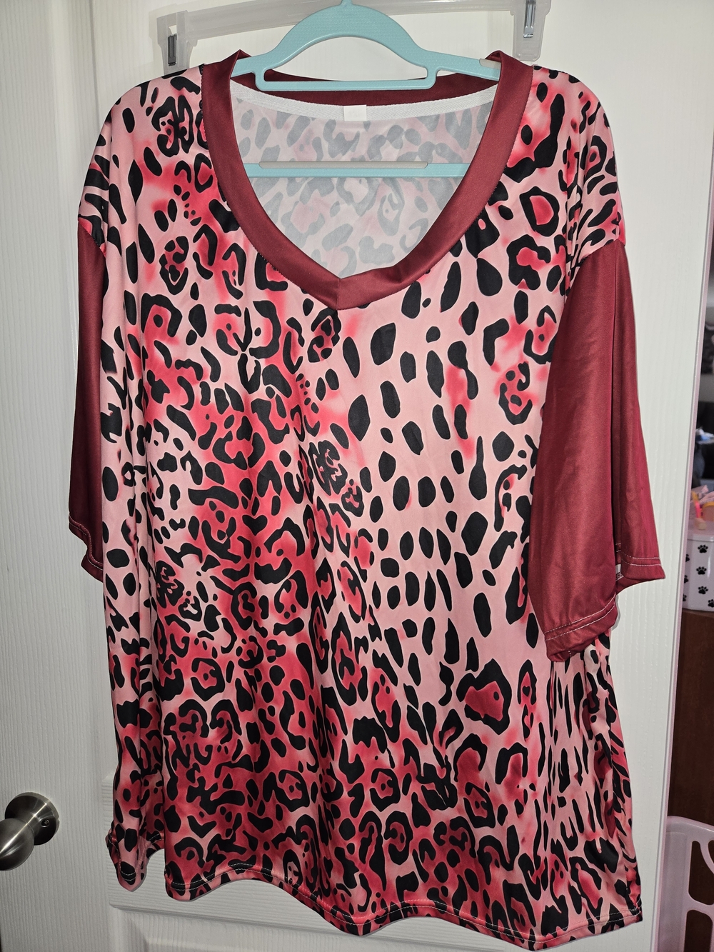 Women's Pink Red Animal Print V-Neck Top